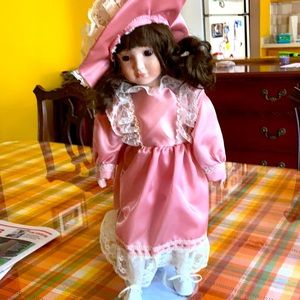 NWOT Colette limited edition 16” porcelain doll includes metal stand
